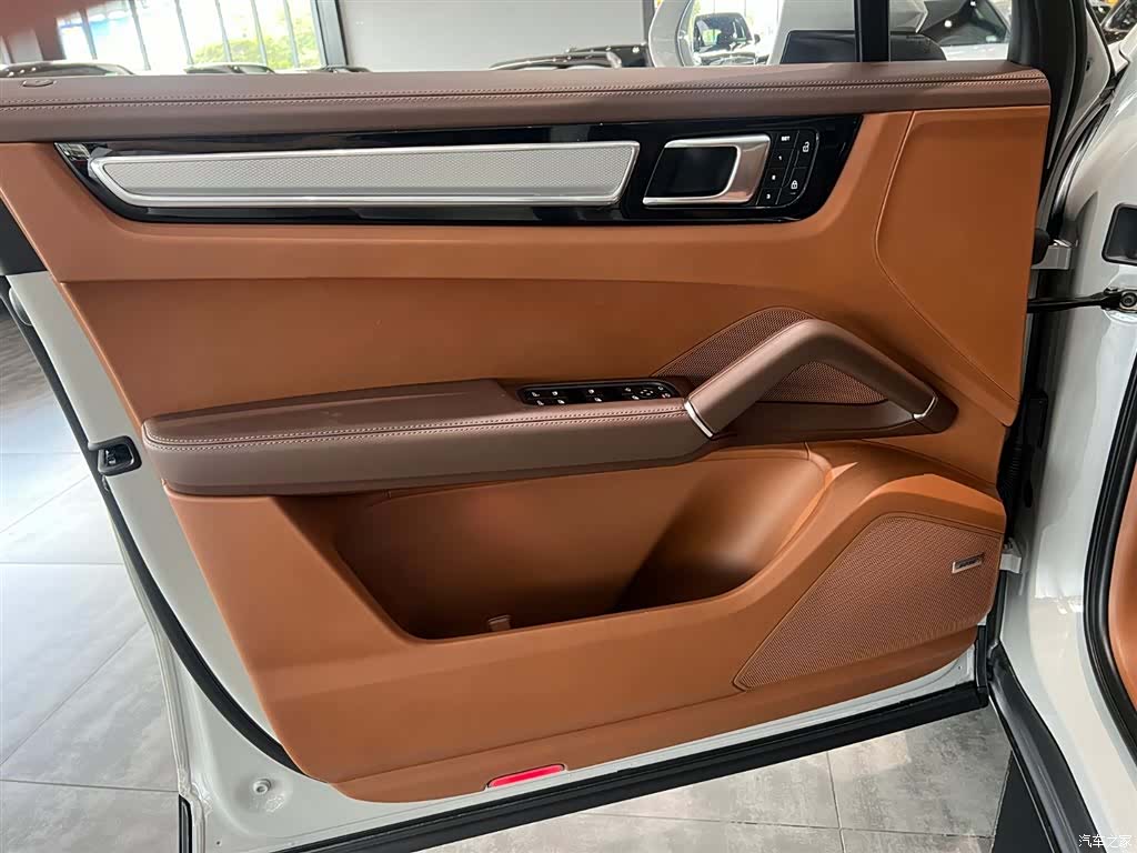 Porsche Cayenne, 2023 11
