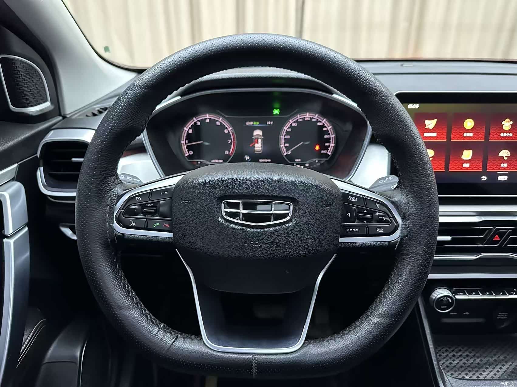 Geely Coolray, 2023 15