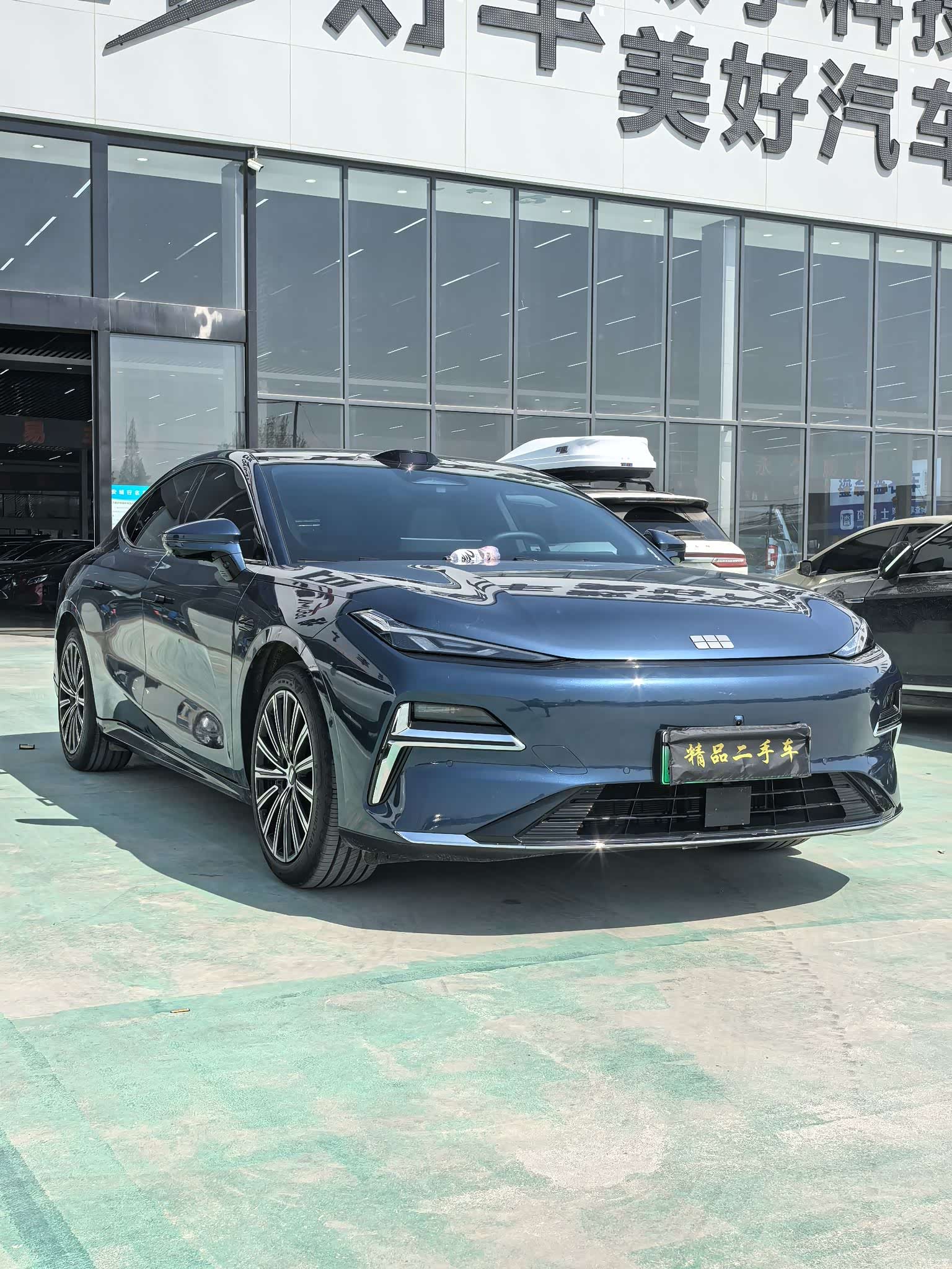 Geely 8, 2025 3