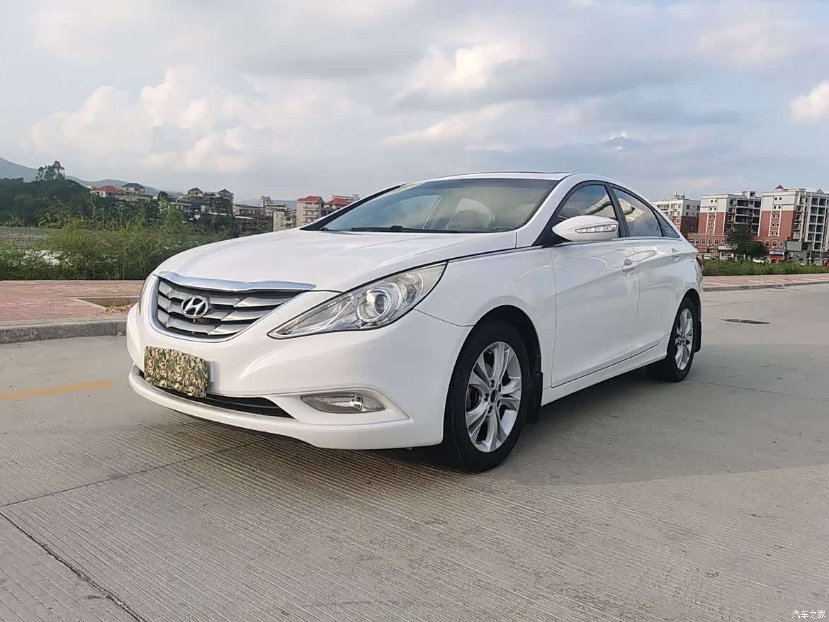 Hyundai Sonata, 2011 1