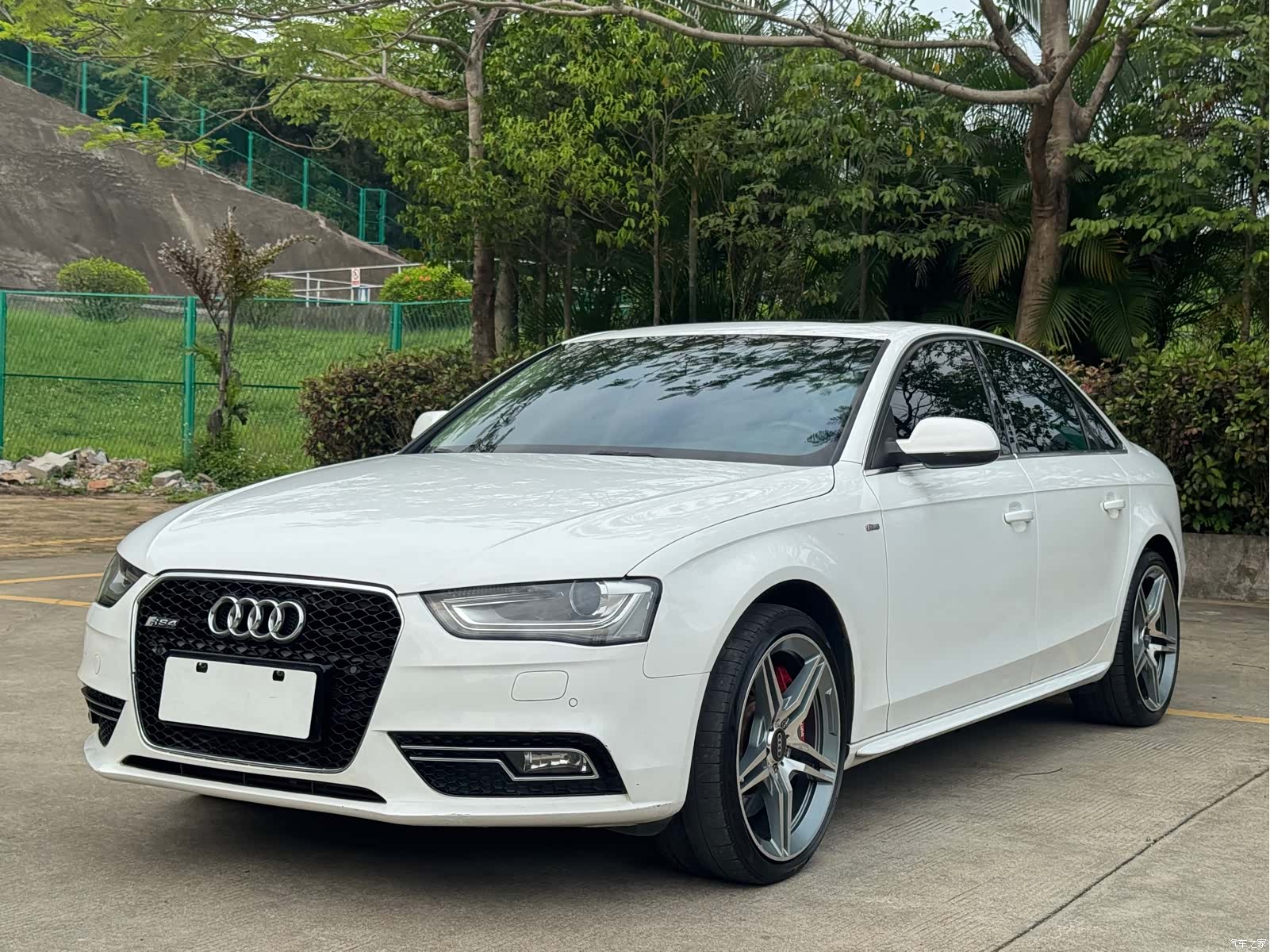 Audi A4L, 2015 1