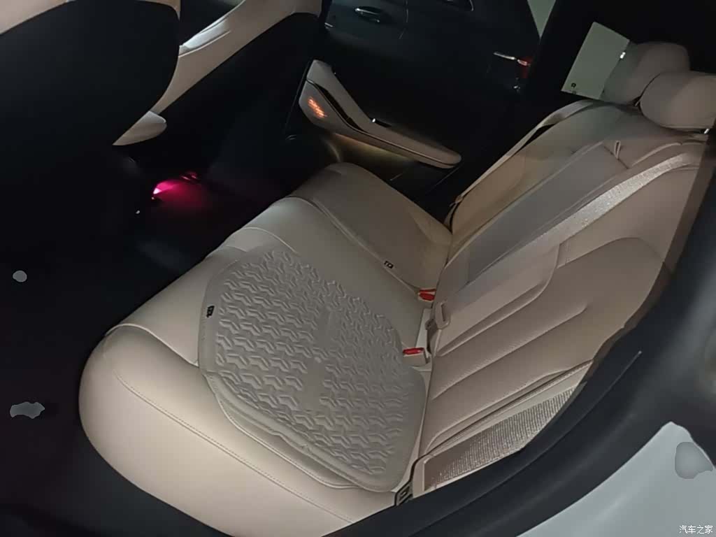NIO ET5, 2024 13