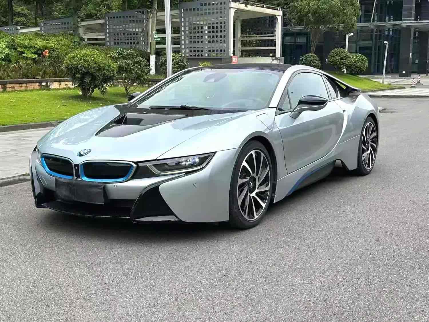 BMW i8, 2018 1