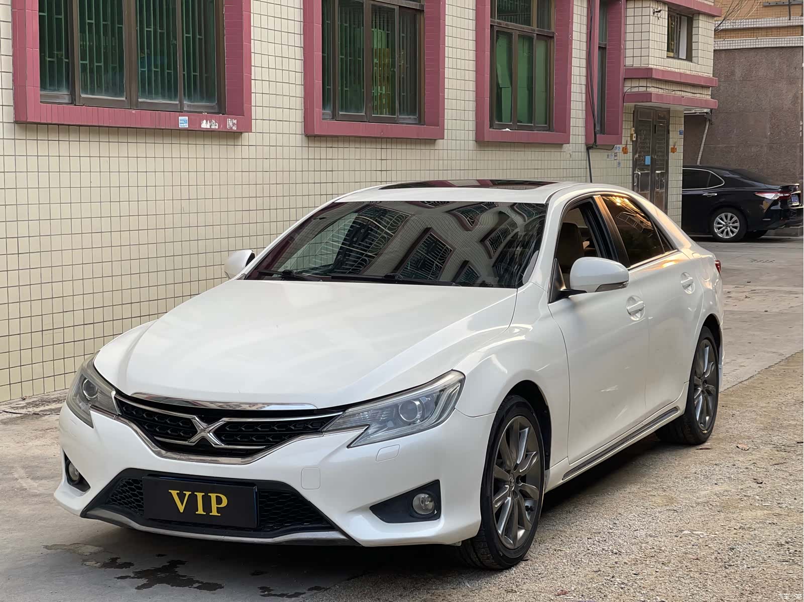 Toyota 2.5V, 2014 1