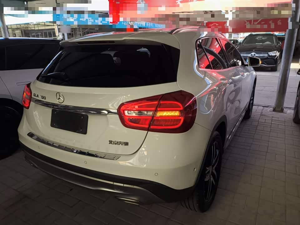 Mercedes-Benz GLA