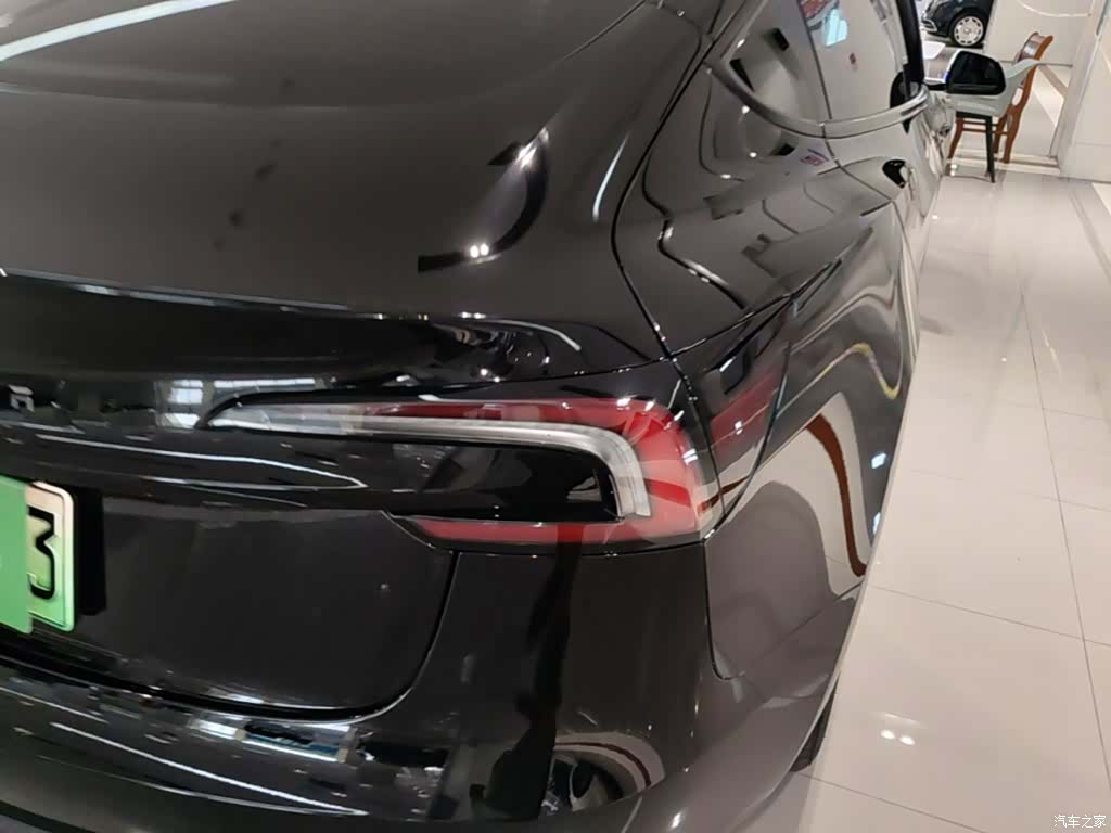 Tesla Model 3, 2025 8