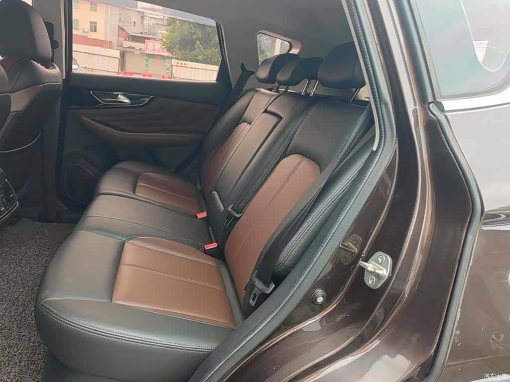 DongFeng AX7, 2018 17