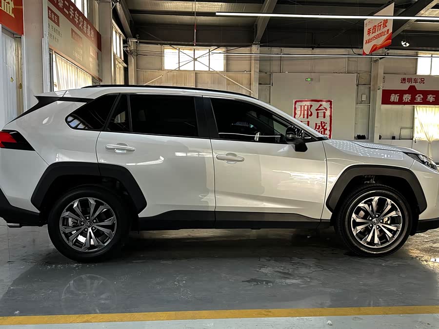 Toyota RAV4 2023, фото 4