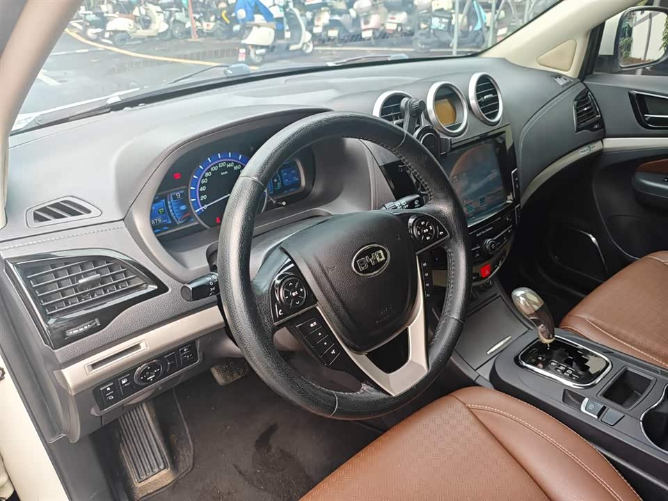 BYD S7