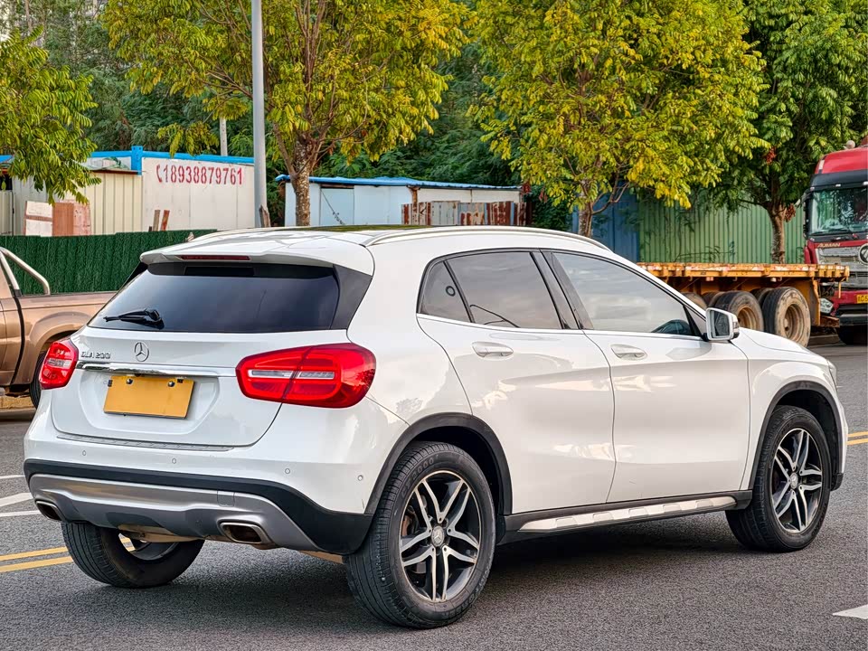 Mercedes-Benz GLA