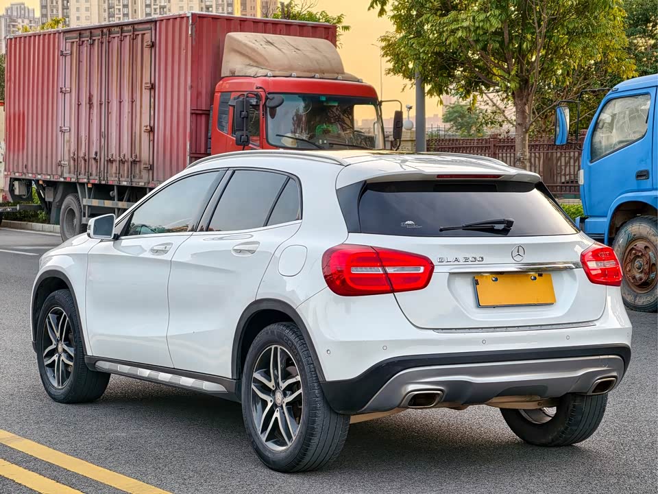 Mercedes-Benz GLA