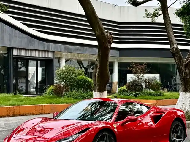Ferrari F8 2021 — купить из Китая под заказ