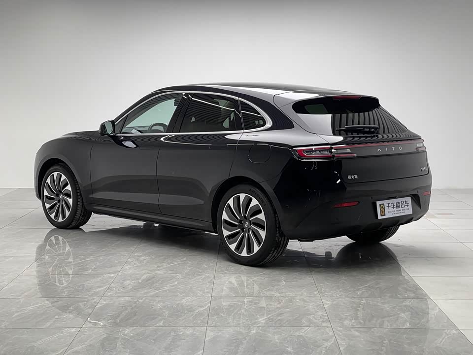 AITO Ask the world M5