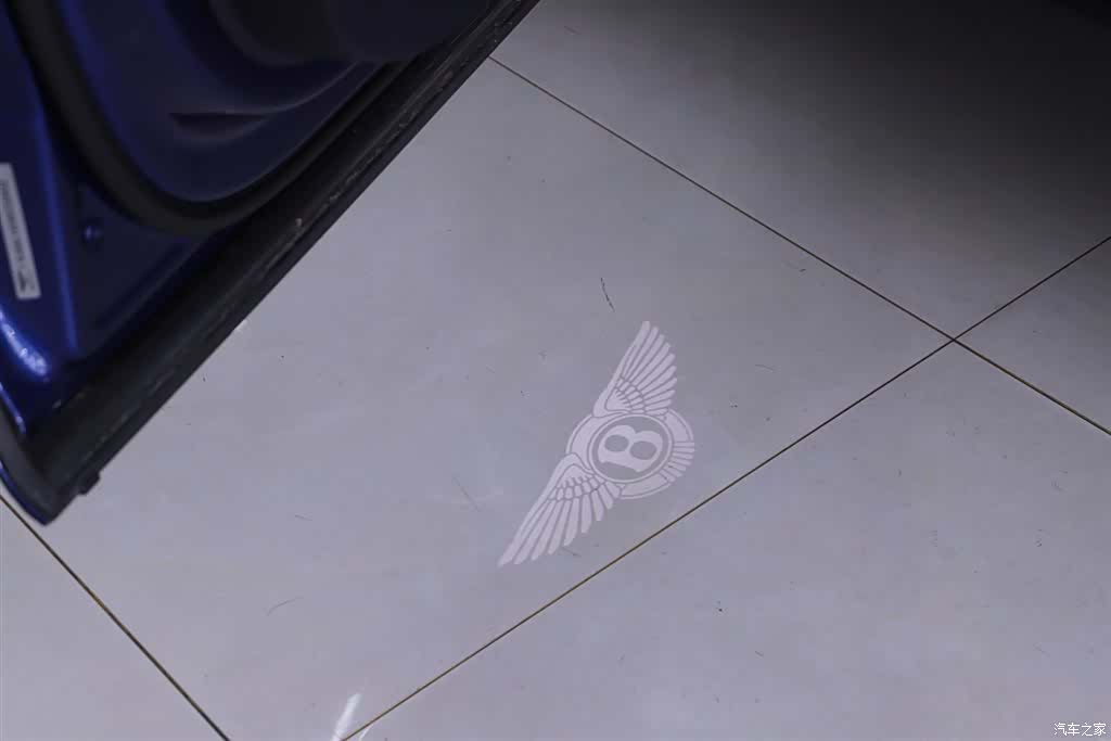 Bentley Bentayga, 2018 22
