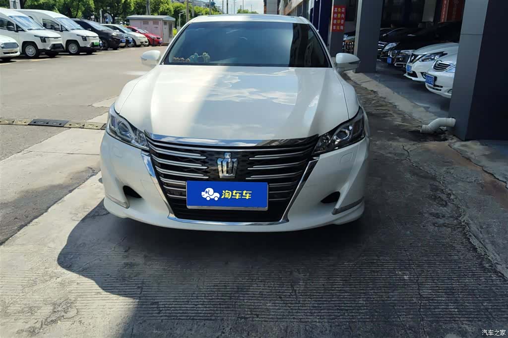 Toyota Crown, 2017 2