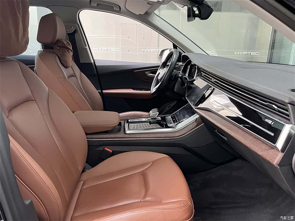 Audi Q7, 2023 10