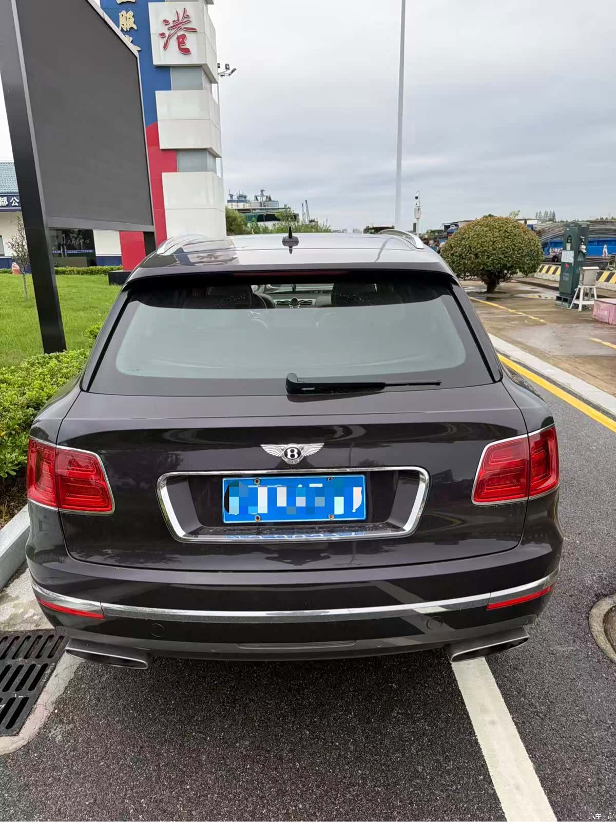 Bentley Bentayga, 2016 2