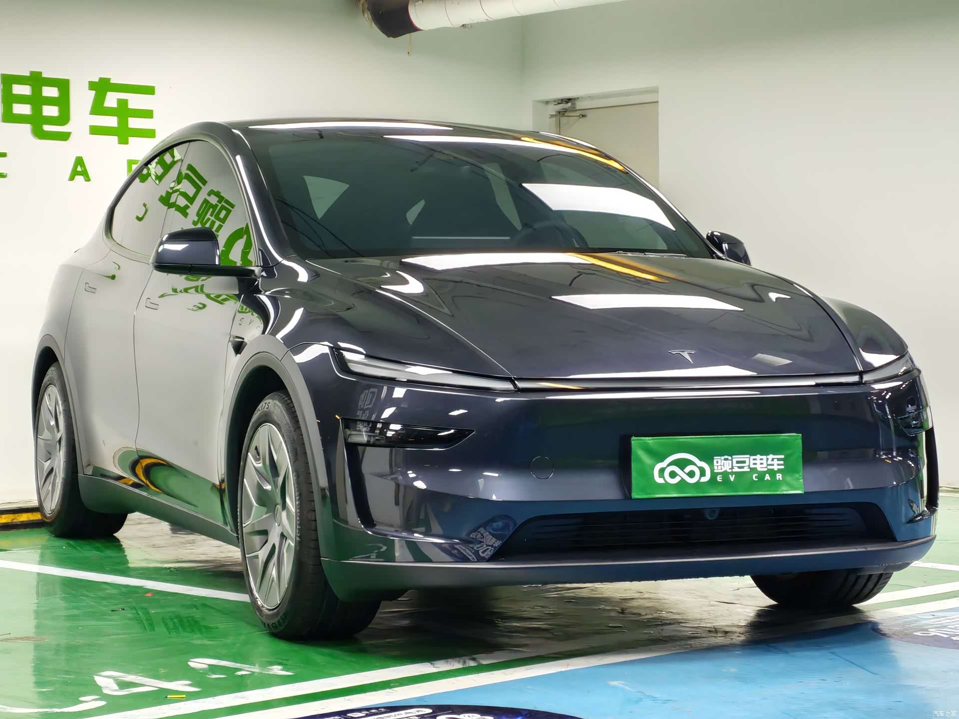 Tesla Model Y, 2025 все фото
