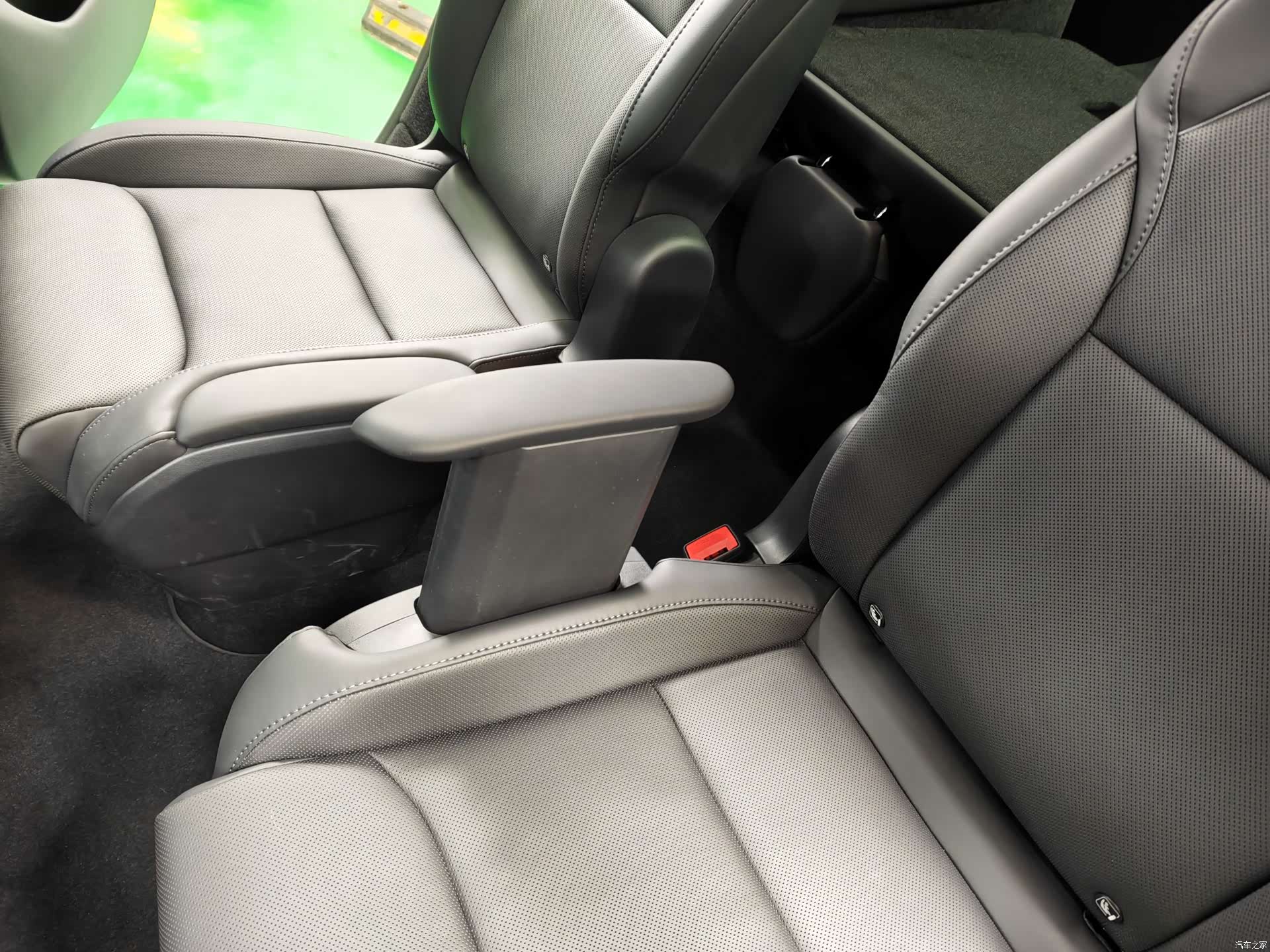Tesla Model Y, 2025 18