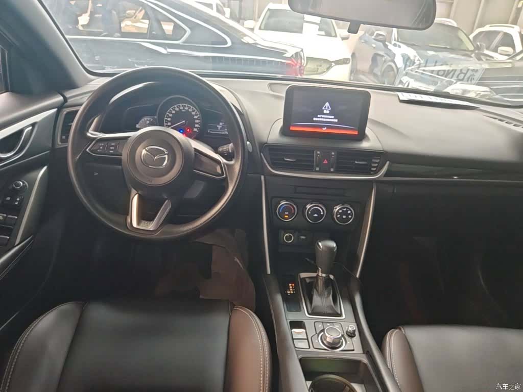 Mazda CX-4, 2019 10