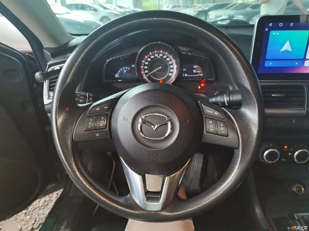 Mazda Mazda3, 2015 11