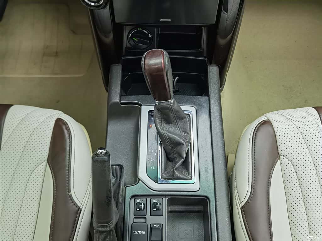 Toyota Prado, 2015 13