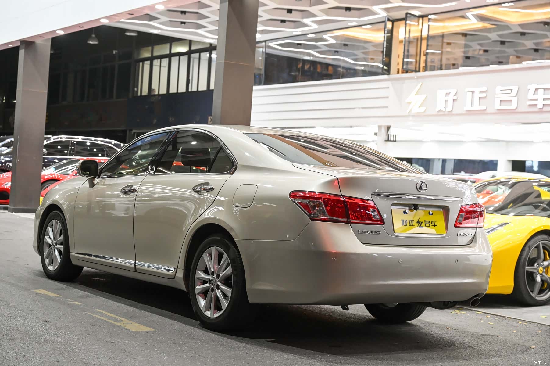 Lexus ES, 2010 4