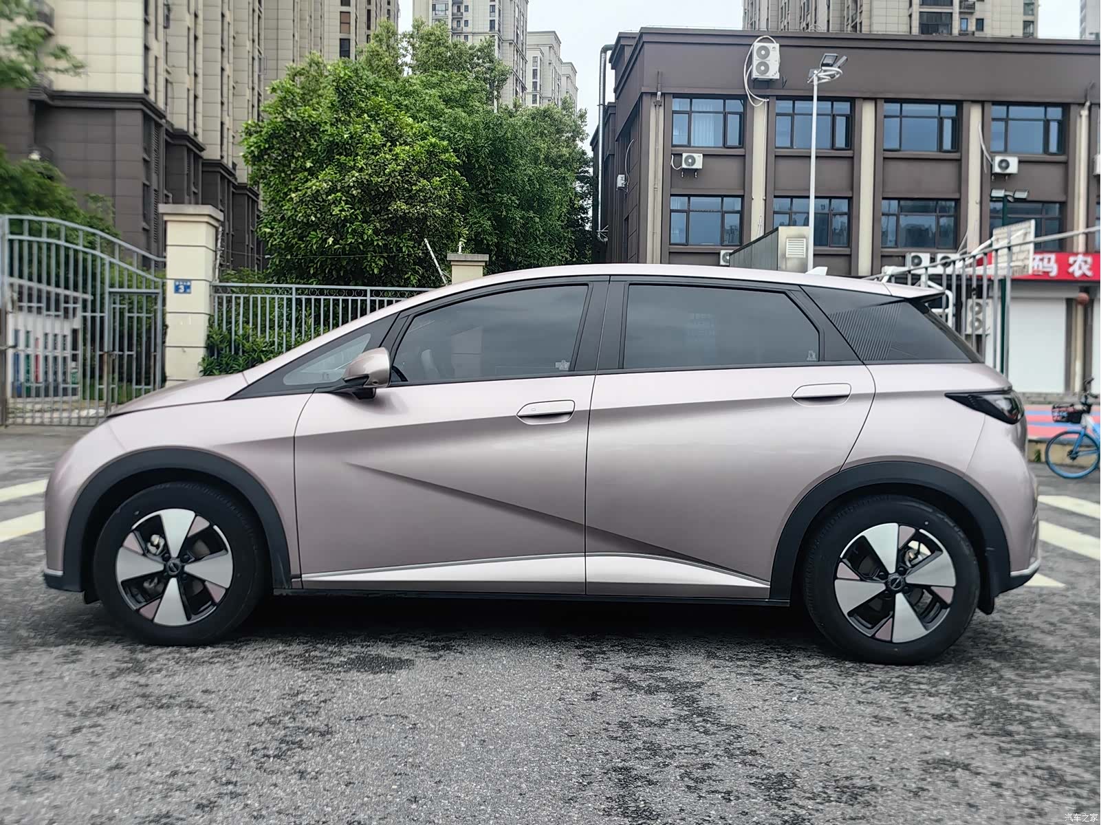 BYD Dolphin, 2023 11
