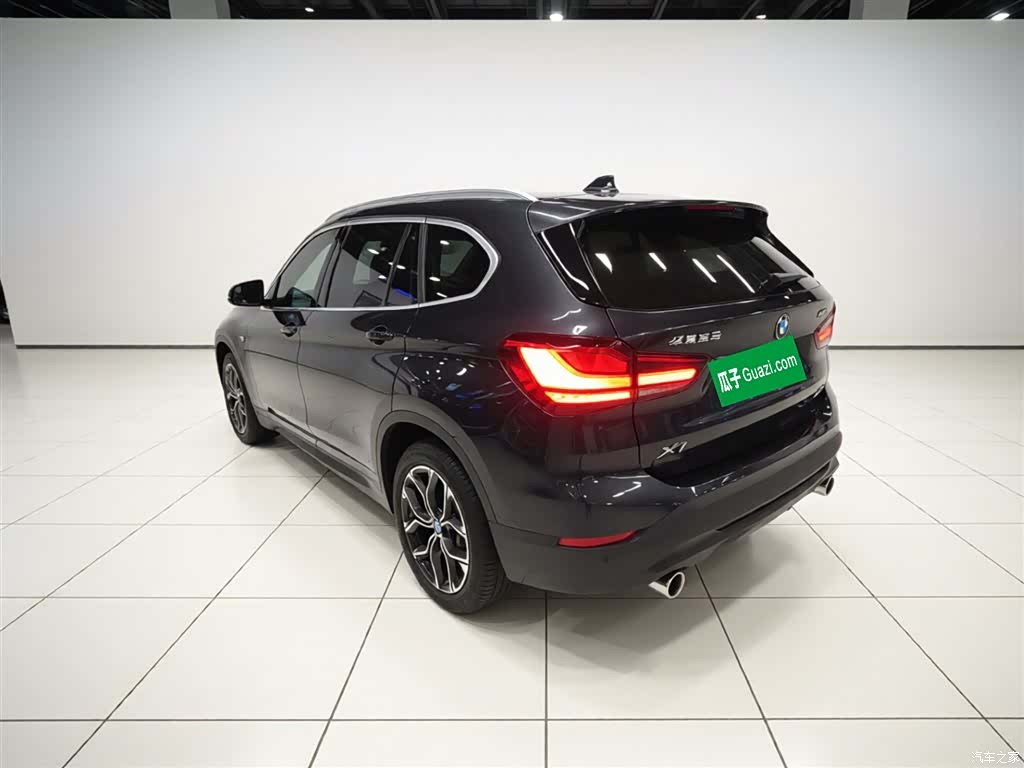 BMW X1, 2021 все фото