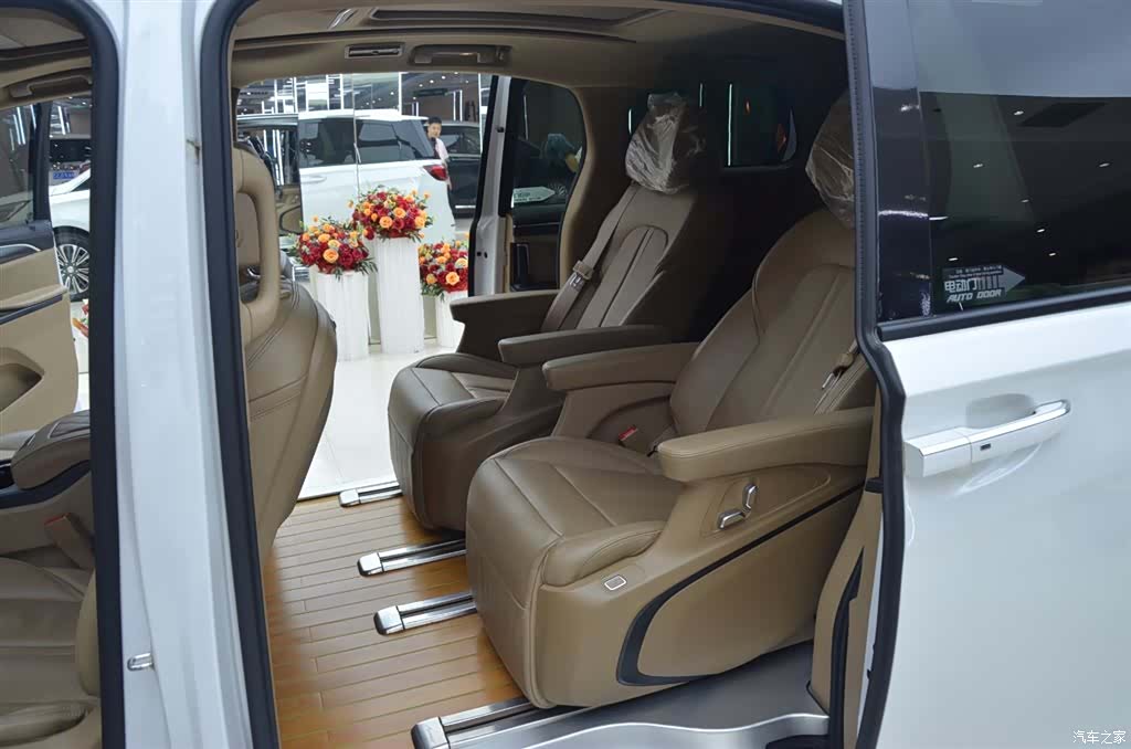 Buick GL8, 2020 все фото