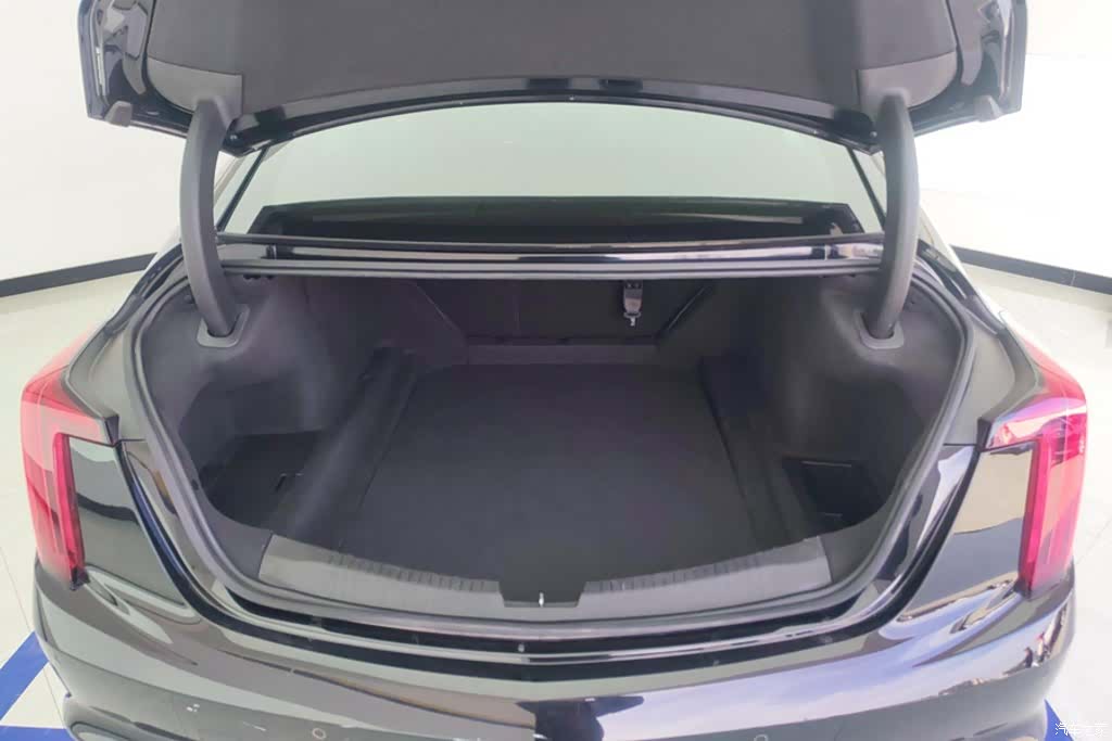 Cadillac CT5, 2023 4