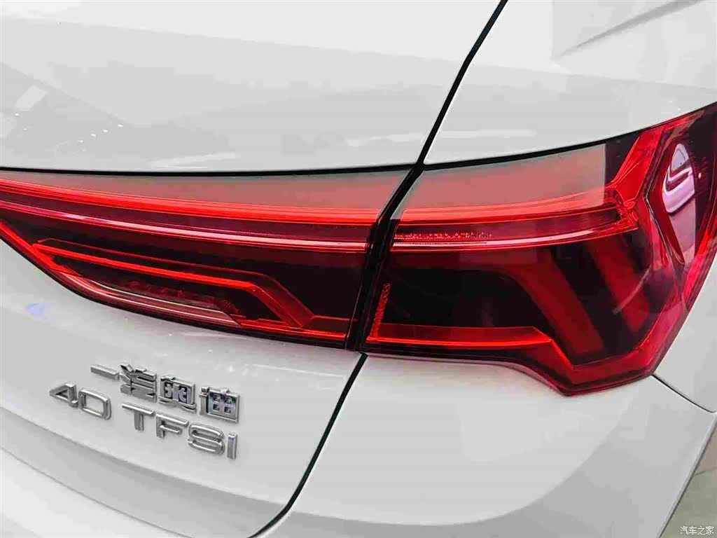 Audi Q3, 2019 12