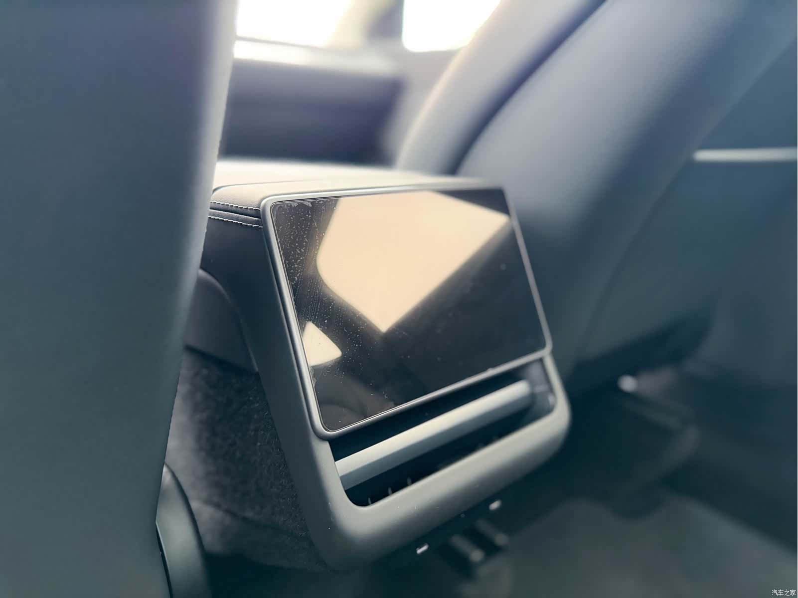 Tesla Model Y, 2025 13