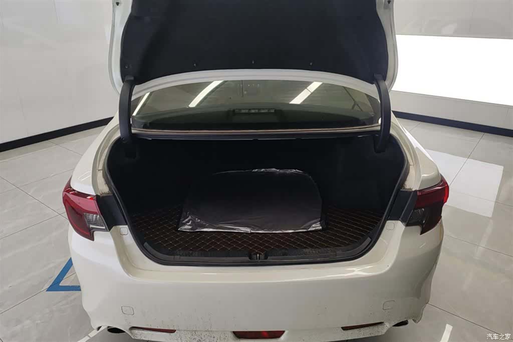 Toyota 2.5V, 2017 4