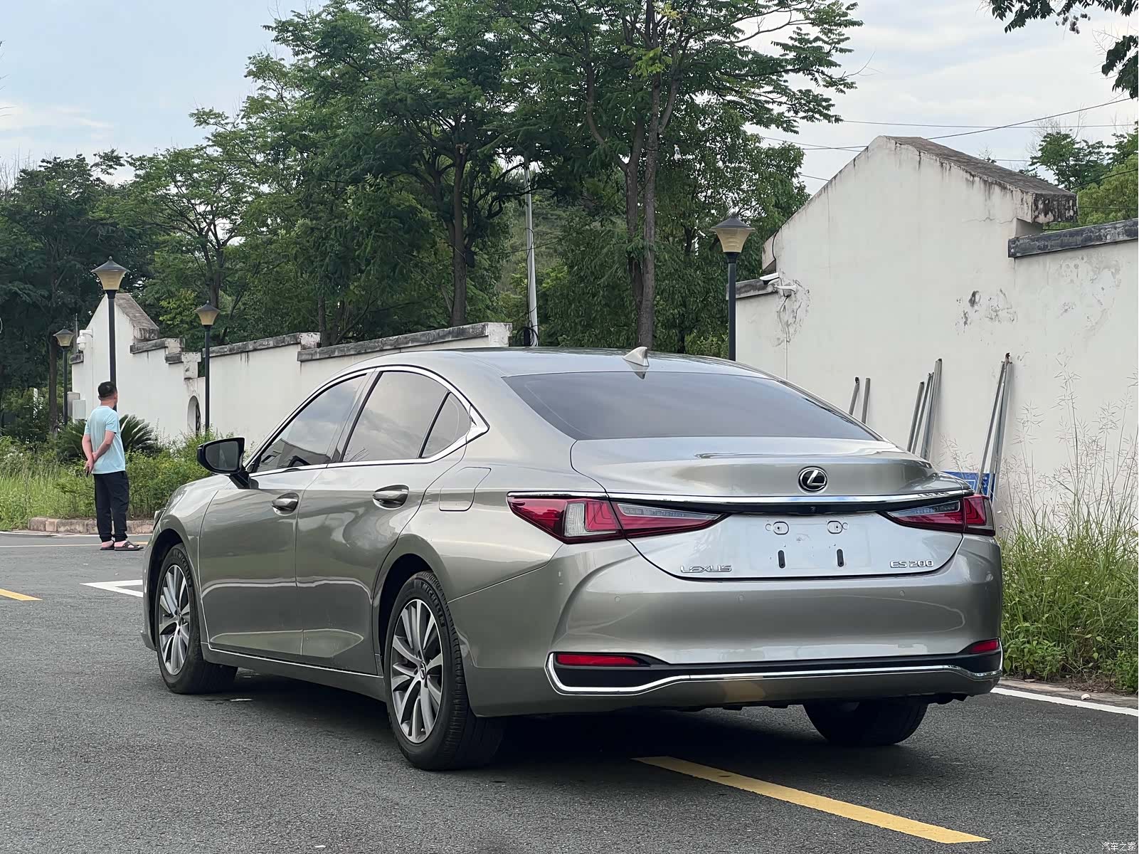 Lexus ES, 2019 4