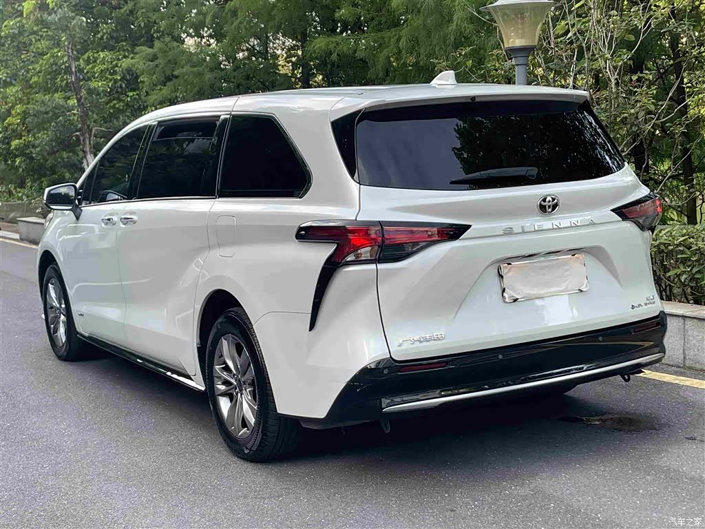Toyota Sienna, 2024 все фото