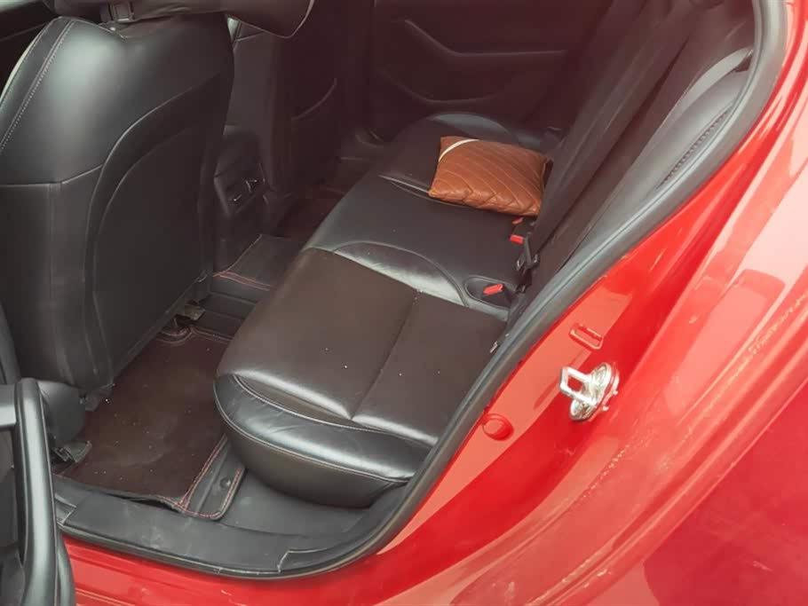 Mazda 3 Angkesaila