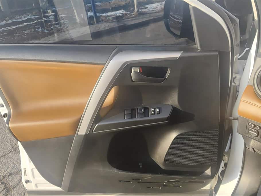 Toyota RAV4 Rongfang