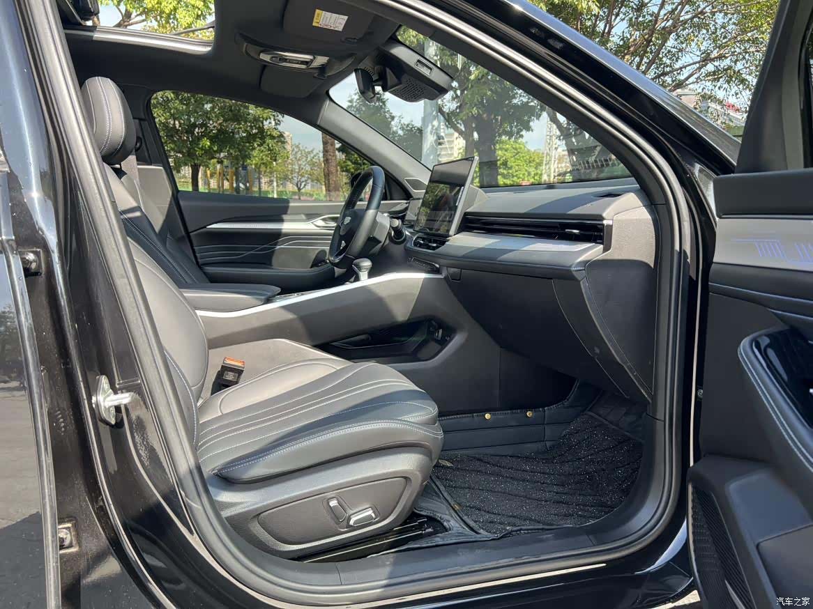 Geely Preface, 2025 9