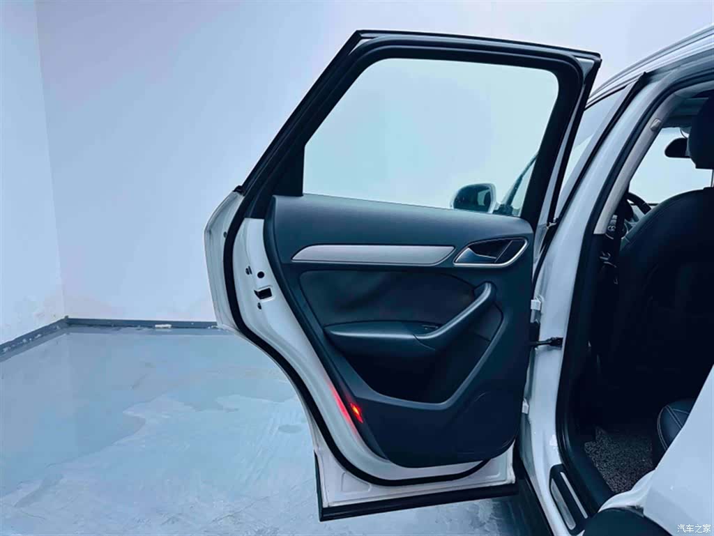 Audi Q3, 2015 2
