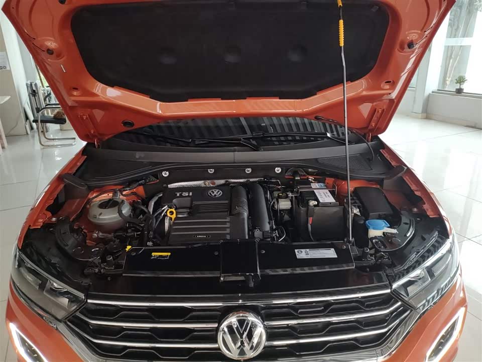 Volkswagen T-ROC exploring Songs