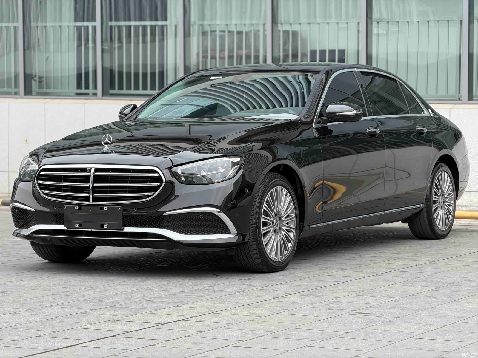 Mercedes-Benz E-Class, 2023 1