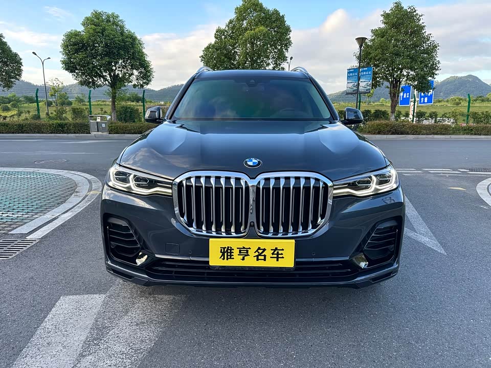 BMW X7