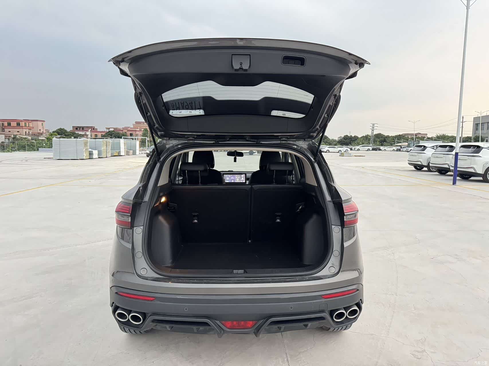 Geely Coolray, 2023 20