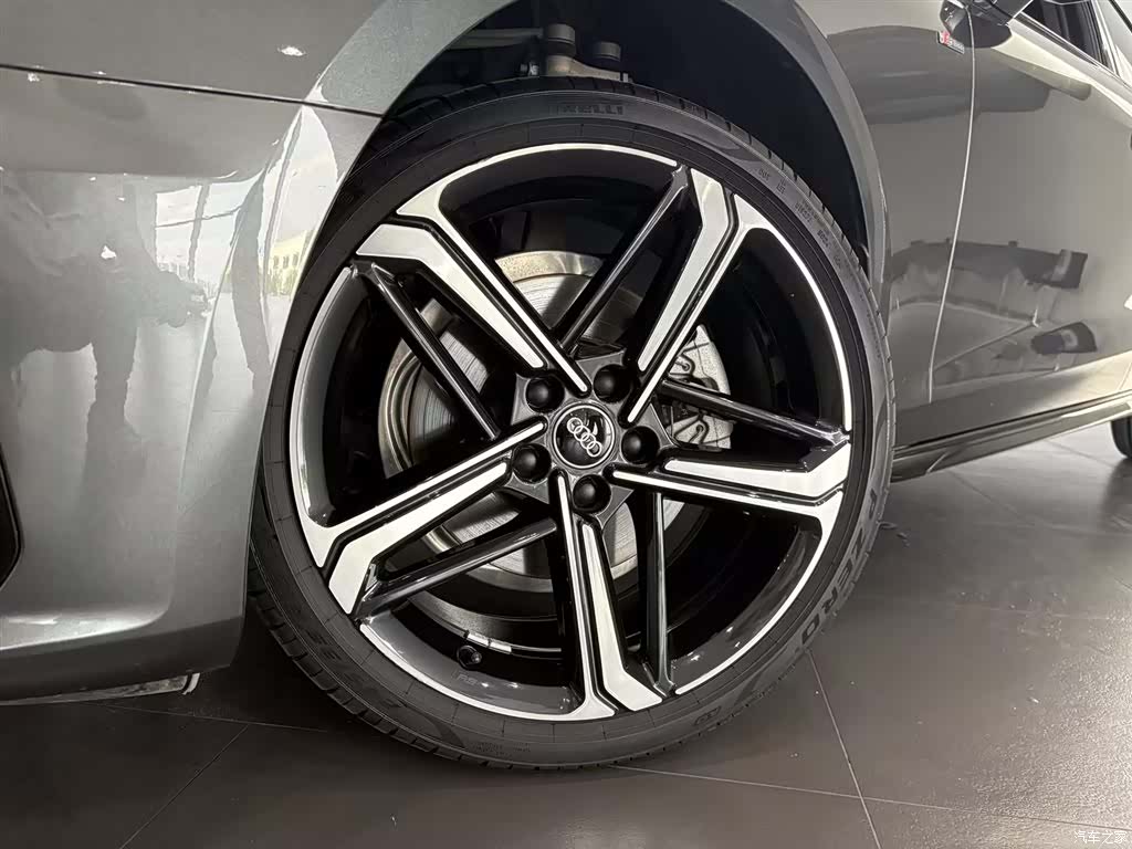 Audi A4L, 2025 9