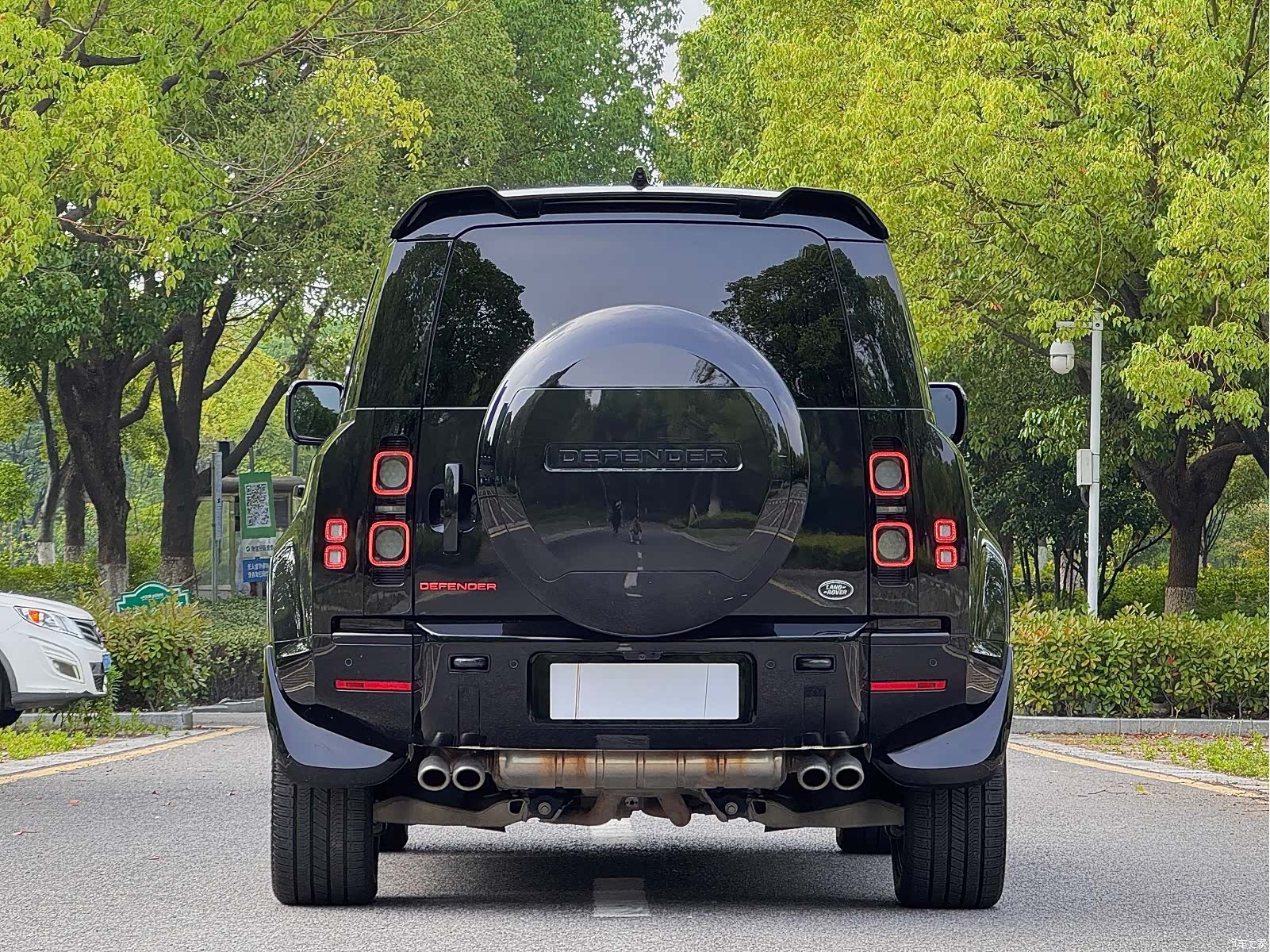 Land Rover Defender, 2024 20