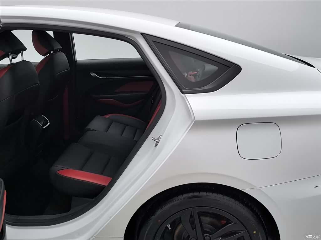 Geely Binray, 2021 15