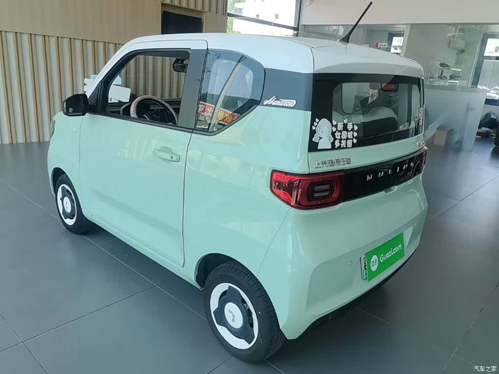 Wuling MINIEV, 2021 все фото