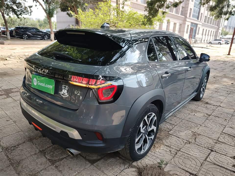 Lynk & Co 02