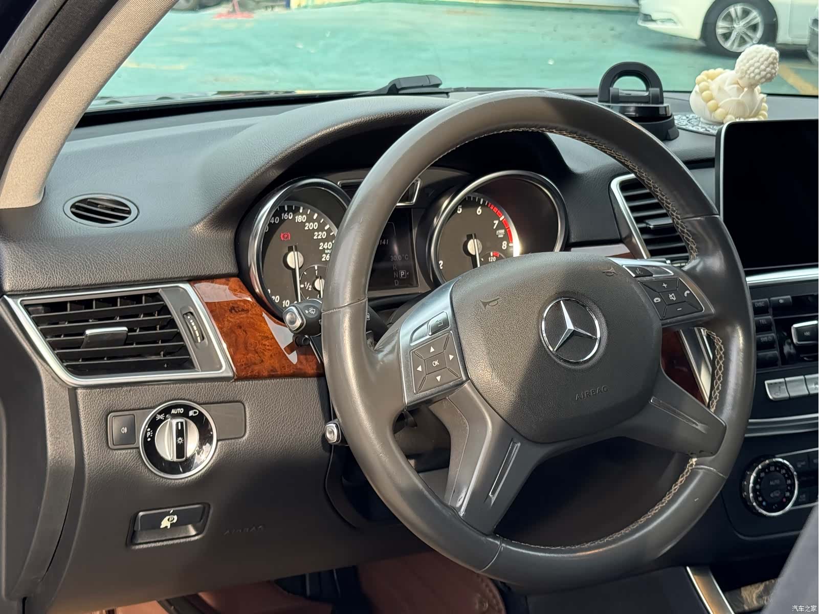 Mercedes-Benz M-Class, 2013 9